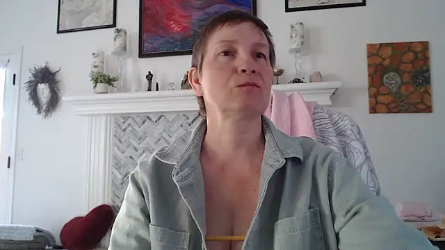 AuroraWillows online show from February 7, 2026, 4:11 pm