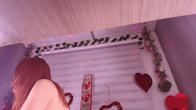 zzoe  online show from February 17, 2025, 3:25 am