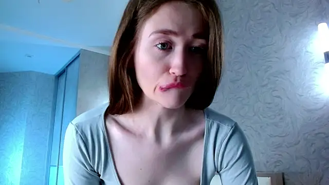 Snapshot of millllina chatting on March 9, 2025, 4:00 pm millllina online show from March 9, 2025, 4:00 pm