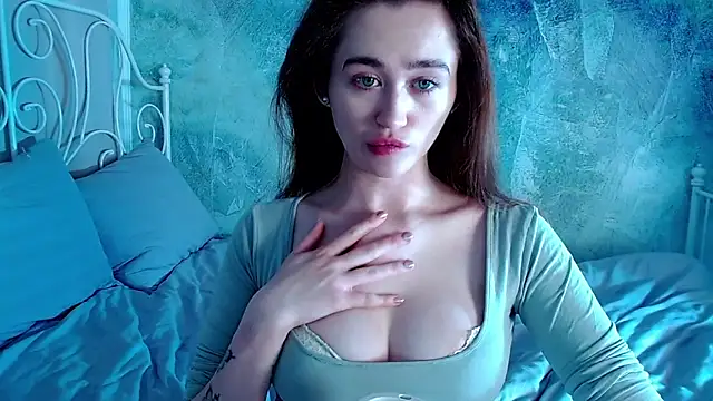 millllina online show from December 16, 2025, 1:21 am