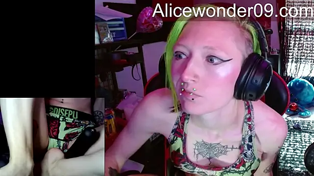 alicewonder09 online show from March 24, 2026, 4:12 pm