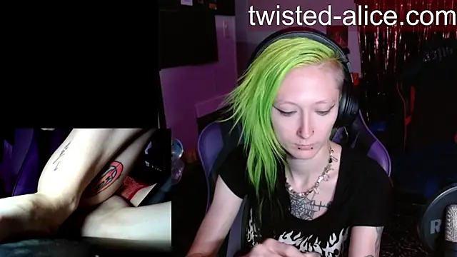 alicewonder09 online show from July 6, 2026, 3:25 am
