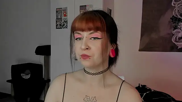 t0riayun0 online show from December 4, 2024, 11:13 pm