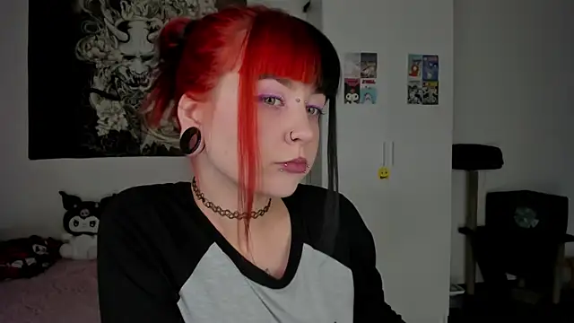 t0riayun0 online show from February 22, 2025, 8:31 pm