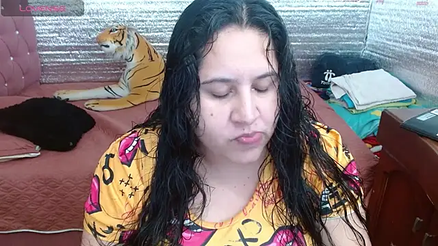 EMILY-NESSA online show from September 22, 2025, 2:41 pm