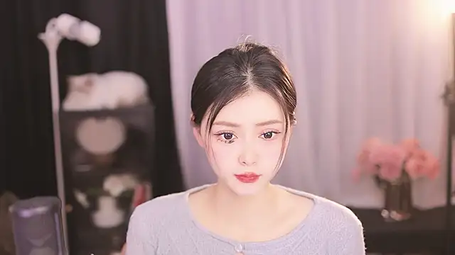 Ocean--Lili online show from February 27, 2025, 2:10 pm