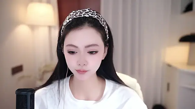 Ocean--Lili online show from September 13, 2025, 2:17 pm