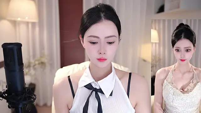 Ocean--Lili online show from October 9, 2025, 8:29 pm