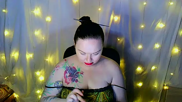 Snapshot of Victoria_Marks chatting on September 27, 2025, 1:54 am Victoria Marks online show from September 27, 2025, 1:54 am