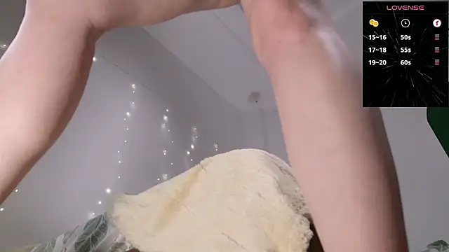 AnnJey online show from October 3, 2025, 10:23 am