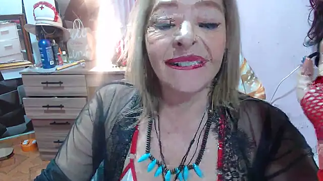 marinadenoche online show from April 18, 2026, 12:25 am