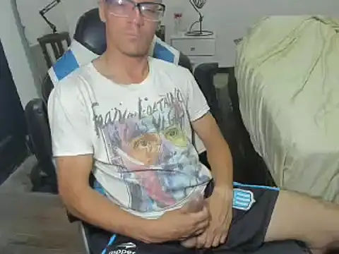 Snapshot of guachin_hunk chatting on December 20, 2024, 4:31 am guachin hunk online show from December 20, 2024, 4:31 am