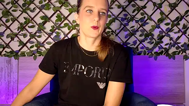 LadyChantale online show from September 22, 2025, 5:53 am