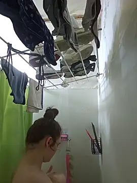 Snapshot of Snowbunnycake_131 chatting on October 7, 2025, 10:12 am Snowbunnycake 131 online show from October 7, 2025, 10:12 am