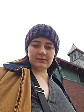 Snowbunnycake 131 online show from November 13, 2025, 1:43 pm