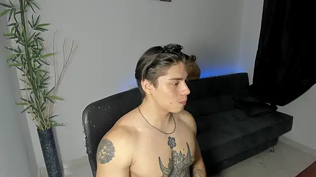 Giordano Russo online show from December 28, 2024, 2:43 am