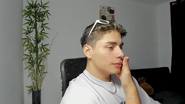 Giordano Russo online show from February 28, 2025, 9:23 pm