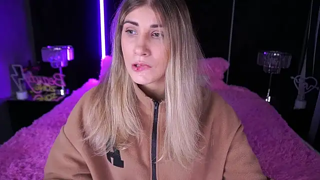 CassandraGood online show from December 6, 2024, 8:05 am