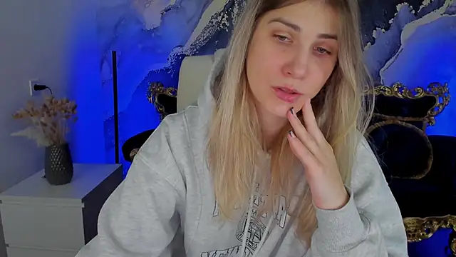 CassandraGood online show from February 11, 2025, 7:44 am