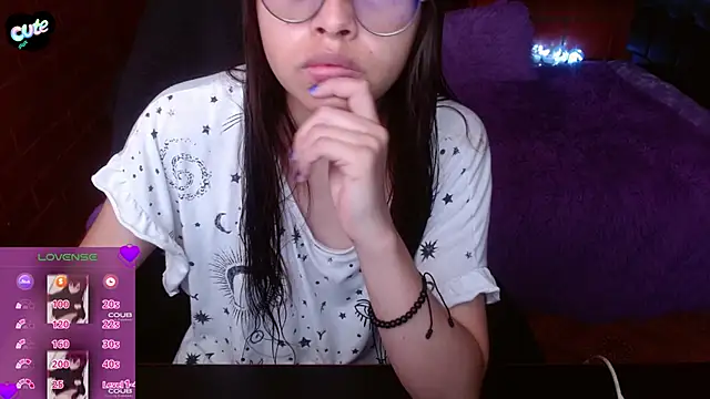 Snapshot of MidoriQuiinn chatting on June 3, 2026, 4:01 pm MidoriQuiinn online show from June 3, 2026, 4:01 pm