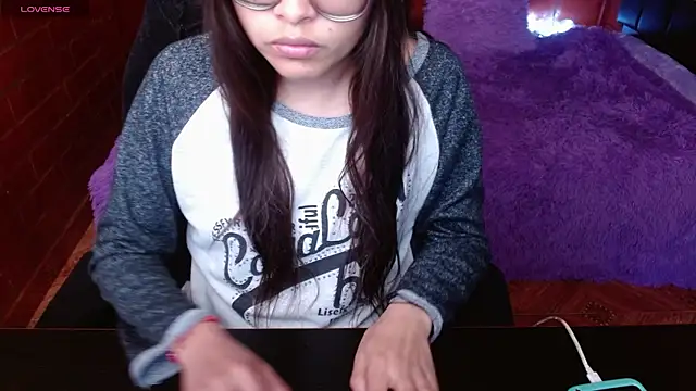 MidoriQuiinn online show from June 22, 2026, 6:05 pm