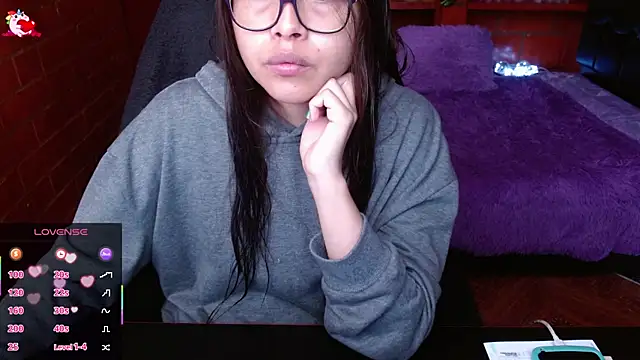 MidoriQuiinn online show from July 23, 2026, 4:38 pm