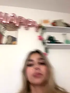 oriana zoeee online show from November 11, 2025, 11:49 pm