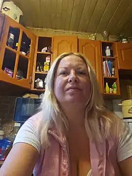 Arina smiles online show from July 4, 2026, 2:12 pm