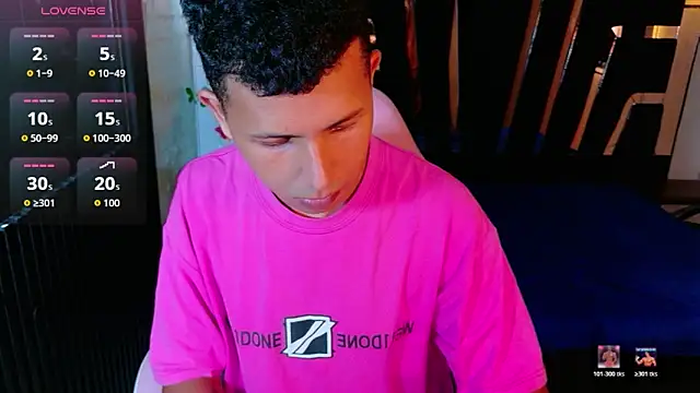 Snapshot of boy_bigcock24cm chatting on April 30, 2026, 4:52 am boy bigcock24cm online show from April 30, 2026, 4:52 am