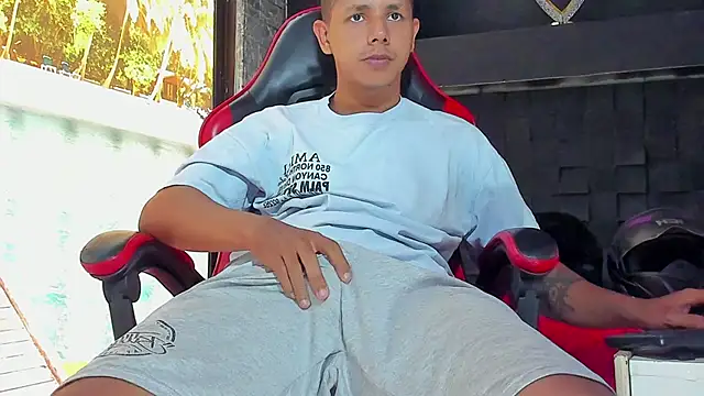 Snapshot of boy_bigcock24cm chatting on June 1, 2026, 12:29 pm boy bigcock24cm online show from June 1, 2026, 12:29 pm