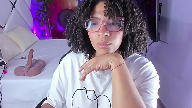 DannaBerry online show from September 13, 2025, 1:33 pm