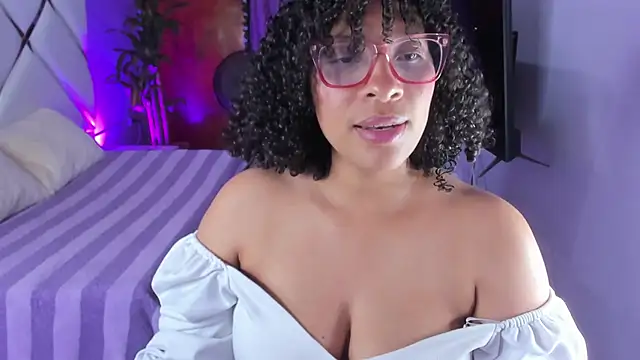 DannaBerry online show from September 22, 2025, 6:43 pm