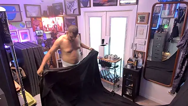 Briefs bud online show from March 9, 2025, 1:46 am