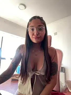 LunaXuan online show from January 19, 2025, 10:06 pm