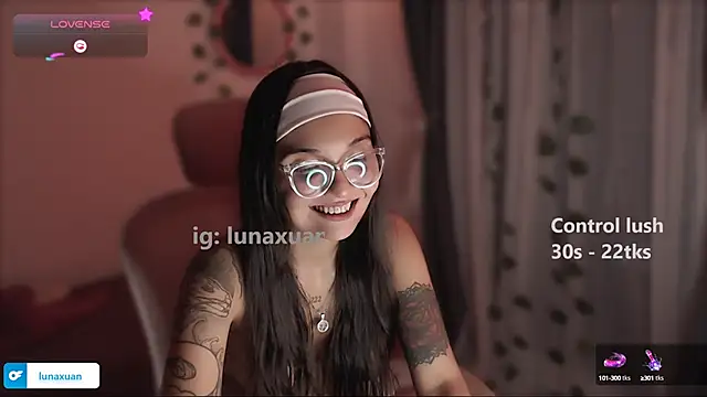 LunaXuan online show from February 8, 2025, 5:29 am