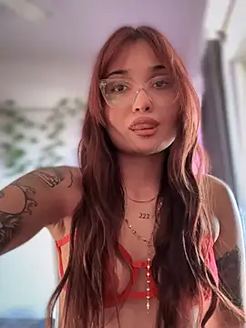 LunaXuan online show from September 21, 2025, 7:48 pm