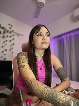 LunaXuan online show from April 15, 2026, 2:40 am