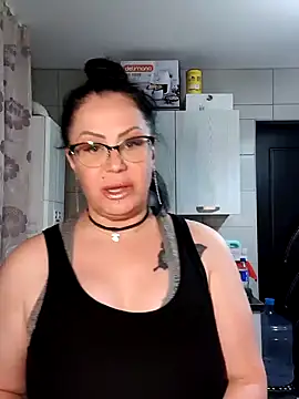 x  KHALEESI  x online show from February 10, 2025, 9:25 pm