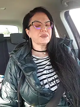 x  KHALEESI  x online show from February 14, 2026, 11:07 am