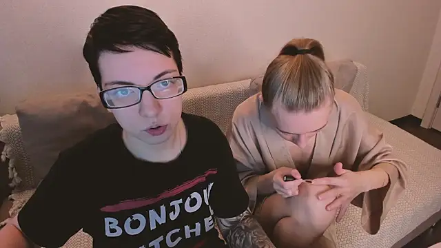 secret dreams   online show from April 18, 2026, 8:07 am