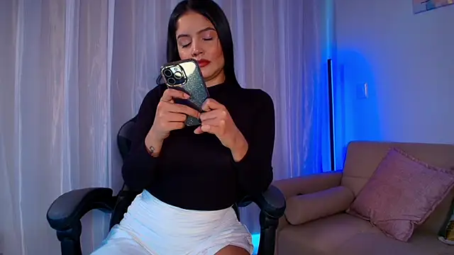 NinaMichelle online show from December 18, 2024, 10:13 pm