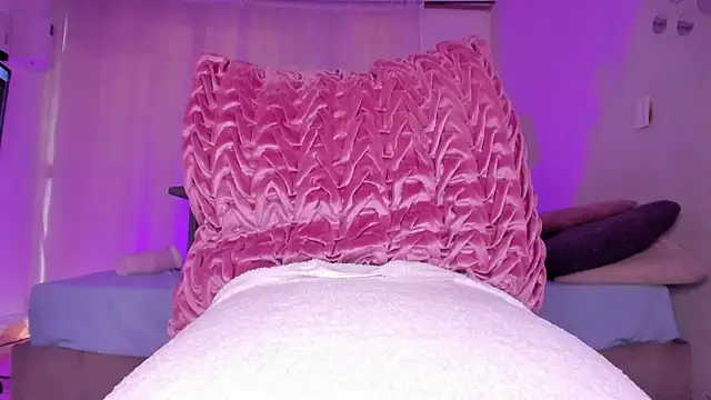 Snapshot of hot_booty_ chatting on March 1, 2025, 3:16 pm hot booty online show from March 1, 2025, 3:16 pm
