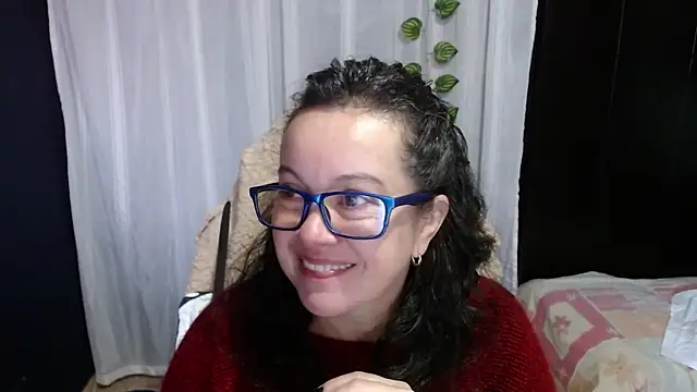 Sonialorens  online show from January 14, 2025, 12:24 pm