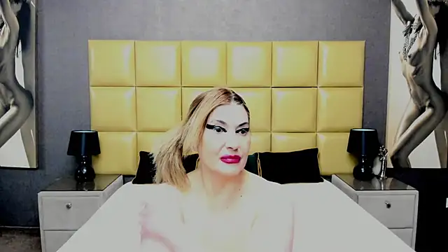 Snapshot of KiraLeila chatting on February 10, 2025, 6:24 pm KiraLeila online show from February 10, 2025, 6:24 pm