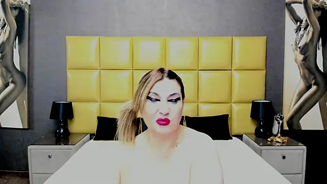 Snapshot of KiraLeila chatting on February 20, 2025, 7:52 pm KiraLeila online show from February 20, 2025, 7:52 pm