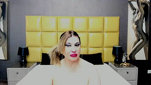 Snapshot of KiraLeila chatting on February 22, 2025, 3:25 pm KiraLeila online show from February 22, 2025, 3:25 pm