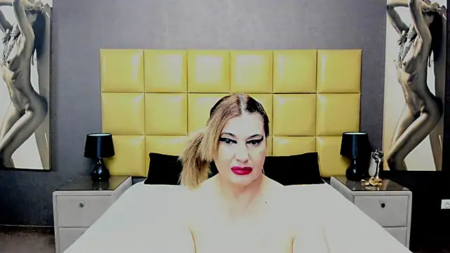 Snapshot of KiraLeila chatting on March 2, 2025, 8:07 pm KiraLeila online show from March 2, 2025, 8:07 pm
