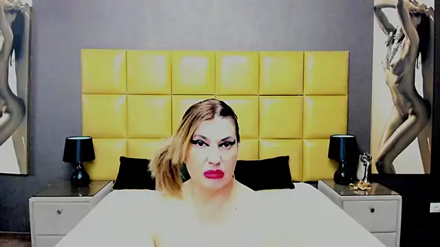 Snapshot of KiraLeila chatting on March 5, 2025, 8:00 am KiraLeila online show from March 5, 2025, 8:00 am