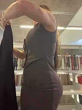 angelitasexy81 online show from November 18, 2025, 10:09 am