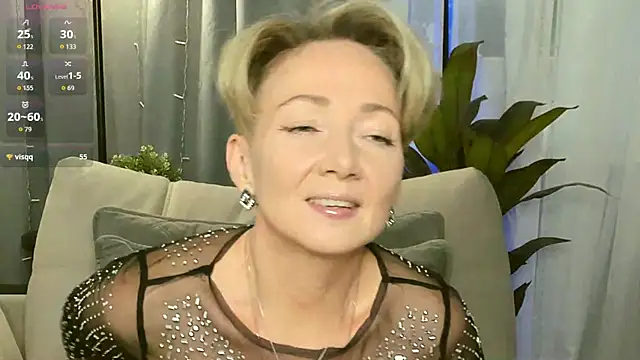 Snapshot of AkexandraFix chatting on October 6, 2025, 12:57 pm AkexandraFix online show from October 6, 2025, 12:57 pm